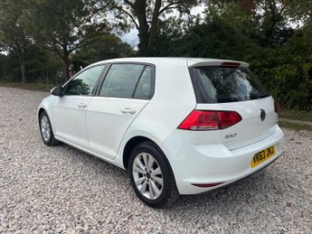VOLKSWAGEN GOLF 1.6 TDI BlueMotion Tech SE Hatchback 5dr Diesel DSG Euro 5 (s/s)