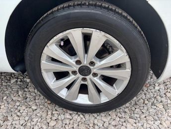 VOLKSWAGEN GOLF 1.6 TDI BlueMotion Tech SE Hatchback 5dr Diesel DSG Euro 5 (s/s)