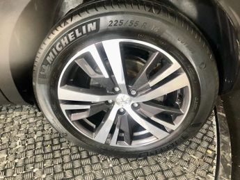 PEUGEOT 3008 1.2 PureTech Allure Premium SUV 5dr Petrol EAT Euro 6 (s/s) (130