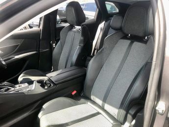 PEUGEOT 3008 1.2 PureTech Allure Premium SUV 5dr Petrol EAT Euro 6 (s/s) (130