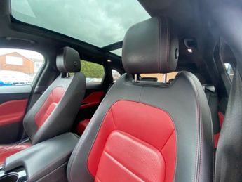 JAGUAR F-PACE 2.0 D180 R-Sport SUV 5dr Diesel Auto AWD Euro 6 (s/s) (180 ps)