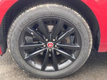 JAGUAR F-PACE 2.0 D180 R-Sport SUV 5dr Diesel Auto AWD Euro 6 (s/s) (180 ps)