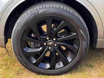 LAND ROVER DISCOVERY SPORT 2.0 D240 MHEV R-Dynamic SE SUV 5dr Diesel Auto 4WD Euro 6 (s/s) 