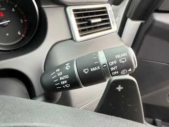LAND ROVER DISCOVERY SPORT 2.0 TD4 HSE Luxury SUV 5dr Diesel Auto 4WD Euro 6 (s/s) (180 ps)
