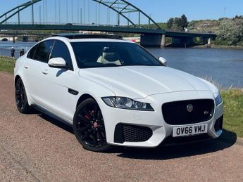 Jaguar XF 3.0d V6 S Saloon 4dr Diesel Auto Euro 6 (s/s) (300 ps)