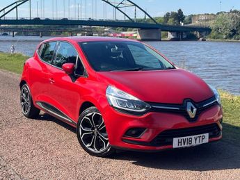 Renault Clio 0.9 TCe Signature Nav Hatchback 5dr Petrol Manual Euro 6 (s/s) (