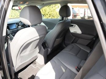 KIA NIRO 1.6h GDi First Edition SUV 5dr Petrol Hybrid DCT Euro 6 (s/s) (1
