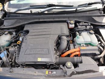 KIA NIRO 1.6h GDi First Edition SUV 5dr Petrol Hybrid DCT Euro 6 (s/s) (1