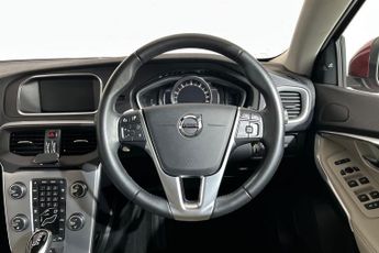 VOLVO V40 1.5 T3 Inscription Hatchback 5dr Petrol Auto Euro 6 (s/s) (152 p