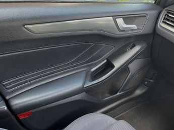 FORD FOCUS 2.0 EcoBlue Titanium Hatchback 5dr Diesel Auto Euro 6 (s/s) (150