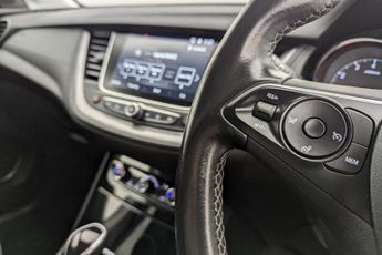 VAUXHALL GRANDLAND X 1.2 Turbo SRi Nav SUV 5dr Petrol Auto Euro 6 (s/s) (130 ps)