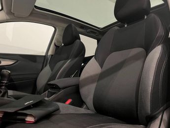 NISSAN QASHQAI 1.2 DIG-T N-Connecta SUV 5dr Petrol Manual Euro 6 (s/s) (115 ps)