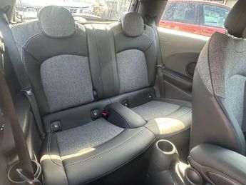 MINI Electric Hatch Cooper SE 32.6kWh Level 2 Hatchback 3dr Electric Auto (184 ps)