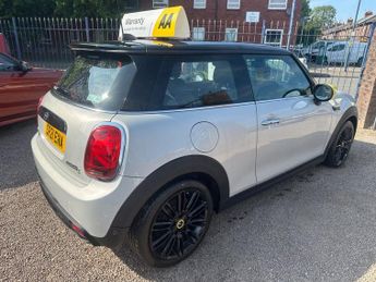 MINI Electric Hatch Cooper SE 32.6kWh Level 2 Hatchback 3dr Electric Auto (184 ps)