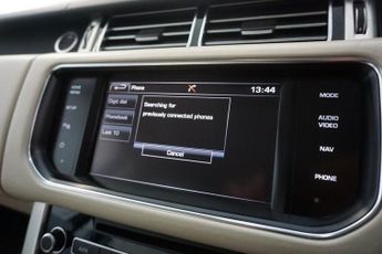 LAND ROVER RANGE ROVER 3.0 TD V6 Vogue SUV 5dr Diesel Auto-2 FORMER KEEPERS FINISHED IN