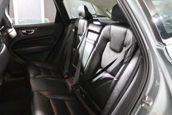 VOLVO XC60 2.0 D4 Momentum SUV 5dr Diesel Auto AWD Euro 6 (s/s) (190 ps)