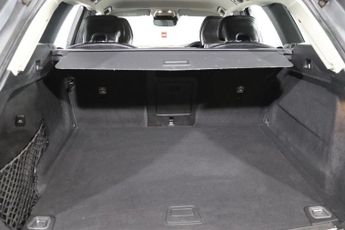 VOLVO XC60 2.0 D4 Momentum SUV 5dr Diesel Auto AWD Euro 6 (s/s) (190 ps)