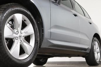 VOLVO XC60 2.0 D4 Momentum SUV 5dr Diesel Auto AWD Euro 6 (s/s) (190 ps)