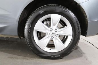 VOLVO XC60 2.0 D4 Momentum SUV 5dr Diesel Auto AWD Euro 6 (s/s) (190 ps)