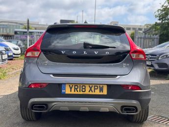 VOLVO V40 CROSS COUNTRY 2.0 D3 Pro Hatchback 5dr Diesel Auto Euro 6 (s/s) (150 ps)