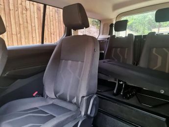 FORD GRAND TOURNEO CONNECT Side Entry Passenger Up Front Auto Wheelchair Accessible Disable