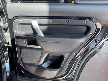 LAND ROVER DEFENDER 5.0 P525 V8 SUV 5dr Petrol Auto 4WD Euro 6 (s/s) (525 ps)