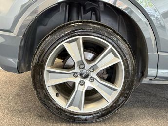AUDI Q2 2.0 TFSI 40 S line SUV 5dr Petrol S Tronic quattro Euro 6 (s/s) 