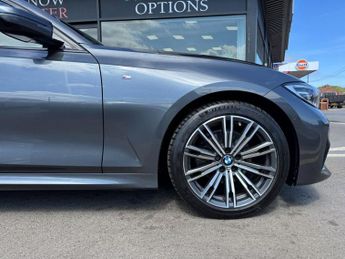 BMW 3 SERIES 2.0 320i M Sport Saloon 4dr Petrol Auto xDrive Euro 6 (s/s) (184