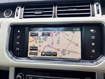 LAND ROVER RANGE ROVER 3.0 TD V6 Vogue SE SUV 5dr Diesel Auto 4WD Euro 6 (s/s) (258 ps)