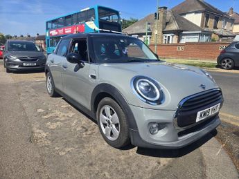 MINI Hatch 1.5 Cooper Classic Hatchback 5dr Petrol Manual Euro 6 (s/s) (136