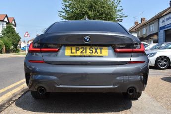 BMW 3 SERIES 2.0 320d MHT M Sport Saloon 4dr Diesel Hybrid AUTO 19in Alloy Wh