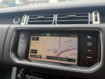 LAND ROVER RANGE ROVER 4.4 SD V8 Vogue SE SUV 5dr Diesel Auto 4WD Euro 5 (339 ps)-2 Own