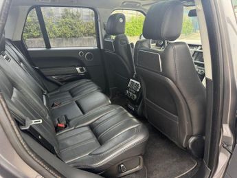 LAND ROVER RANGE ROVER 4.4 SD V8 Vogue SE SUV 5dr Diesel Auto 4WD Euro 5 (339 ps)-2 Own