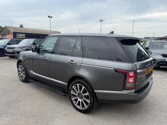 LAND ROVER RANGE ROVER 4.4 SD V8 Vogue SE SUV 5dr Diesel Auto 4WD Euro 5 (339 ps)-2 Own