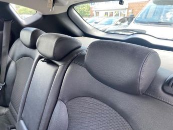 HYUNDAI IX35 1.7 CRDi SE SUV 5dr Diesel Manual Euro 5 (s/s) (115 ps)