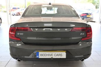 VOLVO S90 2.0 D4 Momentum Saloon 4dr Diesel Auto Euro 6 (s/s) (190 ps)