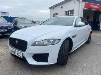 Jaguar XF 2.0d Chequered Flag Saloon 4dr Diesel Auto Euro 6 (s/s) (180 ps)