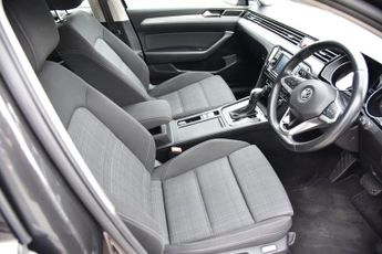 VOLKSWAGEN PASSAT 1.6 TDI SE Saloon 4dr Diesel DSG Euro 6 (s/s) (120 ps)