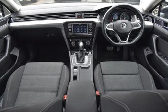 VOLKSWAGEN PASSAT 1.6 TDI SE Saloon 4dr Diesel DSG Euro 6 (s/s) (120 ps)