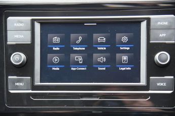 VOLKSWAGEN PASSAT 1.6 TDI SE Saloon 4dr Diesel DSG Euro 6 (s/s) (120 ps)