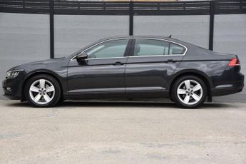 VOLKSWAGEN PASSAT 1.6 TDI SE Saloon 4dr Diesel DSG Euro 6 (s/s) (120 ps)
