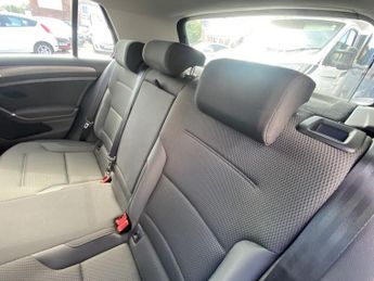 VOLKSWAGEN GOLF 1.6 TDI SE Nav Hatchback 5dr Diesel Manual Euro 6 (s/s) (115 ps)