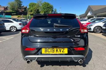 VOLVO V40 2.0 T3 R-Design Edition Hatchback 5dr Petrol Manual Euro 6 (s/s)
