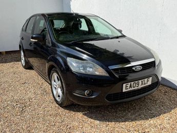 Ford Focus 1.6 Zetec Hatchback 5dr Petrol Manual (161 g/km, 99 bhp)