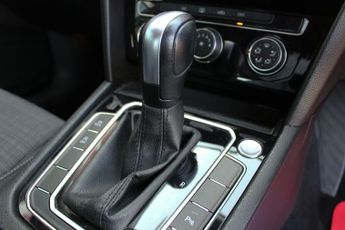 VOLKSWAGEN PASSAT 1.6 TDI SE Nav Saloon 4dr Diesel DSG Euro 6 (s/s) (120 ps)
