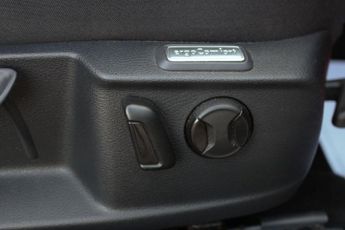 VOLKSWAGEN PASSAT 1.6 TDI SE Nav Saloon 4dr Diesel DSG Euro 6 (s/s) (120 ps)