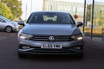 VOLKSWAGEN PASSAT 1.6 TDI SE Nav Saloon 4dr Diesel DSG Euro 6 (s/s) (120 ps)