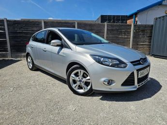 Ford Focus 1.6 TDCi ECOnetic Zetec Hatchback 5dr Diesel Manual Euro 5 (s/s)