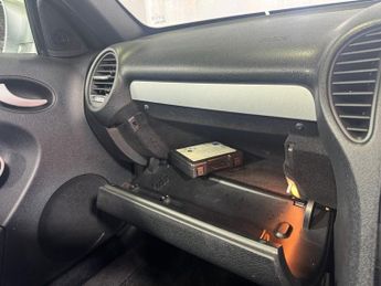 MERCEDES-BENZ SLK 1.8 SLK200 Kompressor Convertible 2dr Petrol Automatic (211 g/km