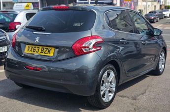 PEUGEOT 208 1.6 VTi Allure Hatchback 5dr Petrol Manual Euro 5 (120 ps)
